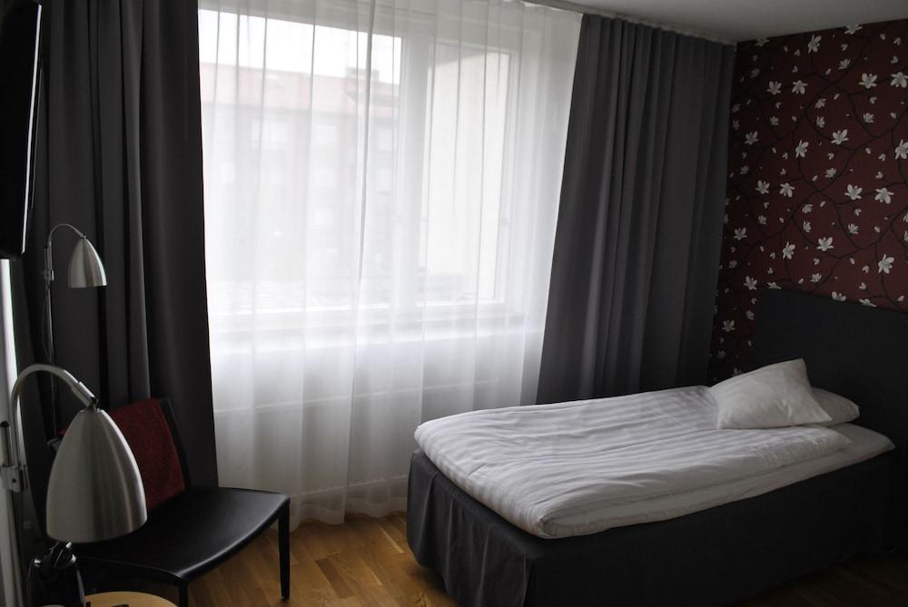 City Central Hotel Oerebro By First Hotels Buitenkant foto