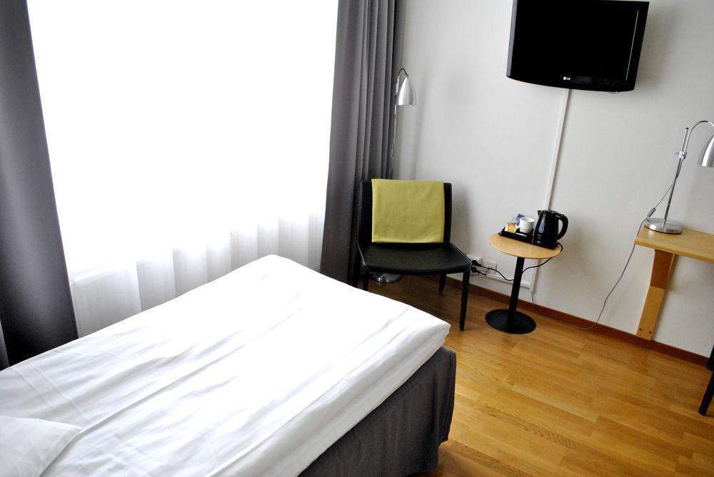 City Central Hotel Oerebro By First Hotels Buitenkant foto